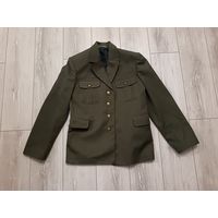 Комплект военной оливковой формы, цена за всё (китель, двое брюк). В хорошем состоянии. На рост 172см(60-65кг)