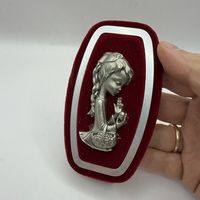 Миниатюрный барельеф Девочка. Италия. 4187