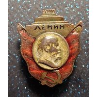 Знак ЛЕНИН траурный 1924г. Мавзолей винтовой распродажа коллекции