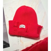 Шапка красная зимняя