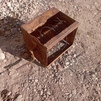 Катушка для тонкого тросса с фиксатором.