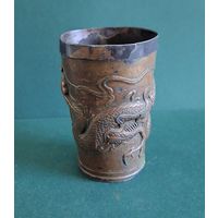 Стакан с драконом, старый Китай.