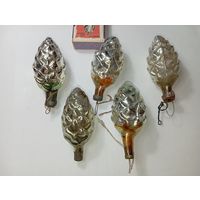 Ёлочная игрушки , Шишки . СССР .