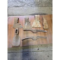 Старые топоры и кирки
