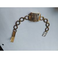 Часы Луч ссср, не на ходу, позолота 12.5, браслет тоже в позолоте, приблизительно 1973г., на крышке дарственная надпись.