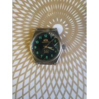 Часы наручные .ТИКАЮТ. Состояние на скане. В коллекцию,ремонт,на запчасти.