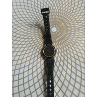 Часы наручные с ремешком.  В коллекцию,ремонт,на запчасти.Состояние на скане.