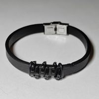 Браслет кожаный со стальной подвеской