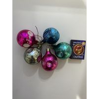 Лот елочных игрушек.