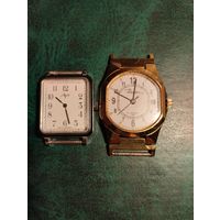 Двое часов. Тикают. На восстановление.