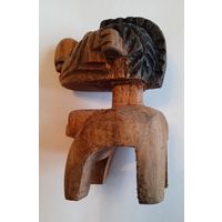 Фигурка. Дерево. Африка. Гвинея. С утратами.