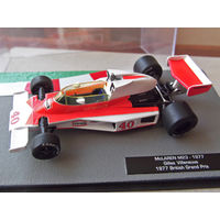 Модель автомобиля 1-43 Фомула 1 Formula 1 F1 McLaren M23 1977 Gilles Villeneuve 1977 British Grand Prix В комплекте модель, бокс, журнал Состояние модель как новая журнал отличное