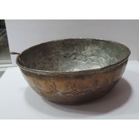 Медная кастрюля 20-30-е годы. Высота 7 см. Диаметр 17.5 см.