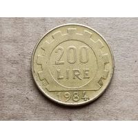 Италия 200 лир, 1984г. (D-107)