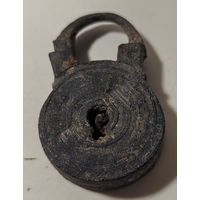 Замочек старинный