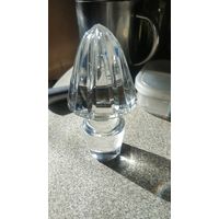 Фарфор-стекло-металл крышки всевозможные.