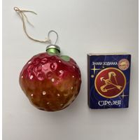 Елочная игрушка. Клубничка.