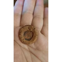 Кулончик из глины