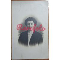 1910-е Открыточный формат дама студийное фото ретро