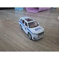 Машинка Toyota Prado 1:24