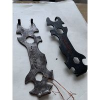 Оригинальные универсальные  большие- "РОГАТЫЕ" ключи от первых "Минск-В-16"-с разными сторонами загиба "рожков" -от клейм! Цена за 1.